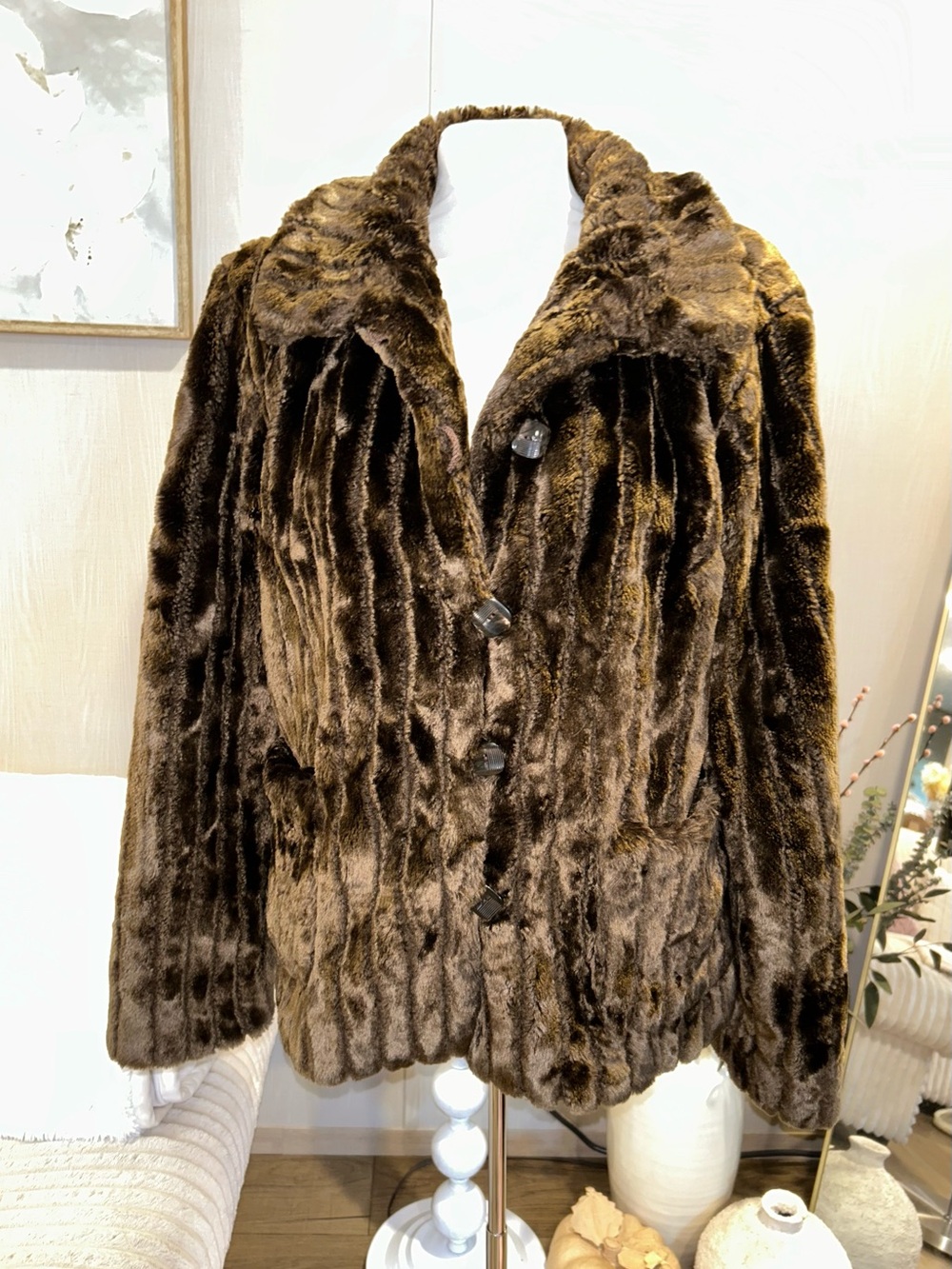 Vintage White Stag faux fur coat